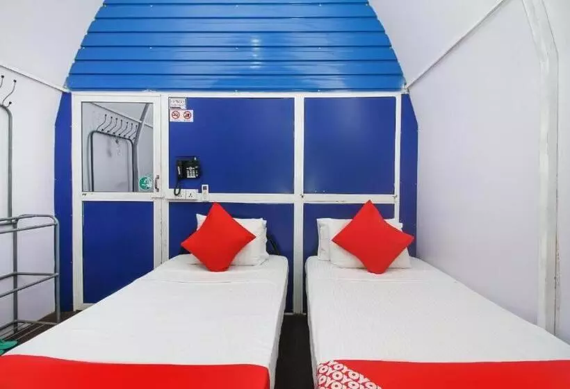 ホテル Airport A4 Transit Hub   Eco Chalets