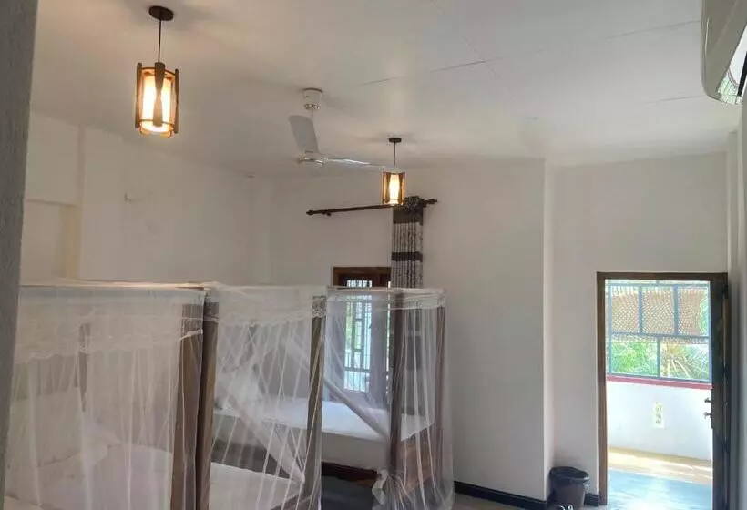 ホテル Chithru Bay Rooms & Hostel