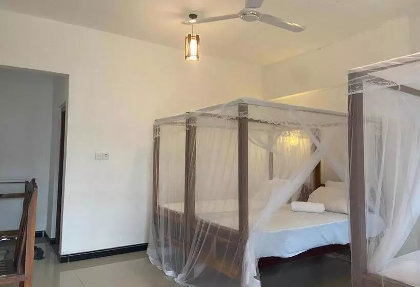 ホテル Chithru Bay Rooms & Hostel