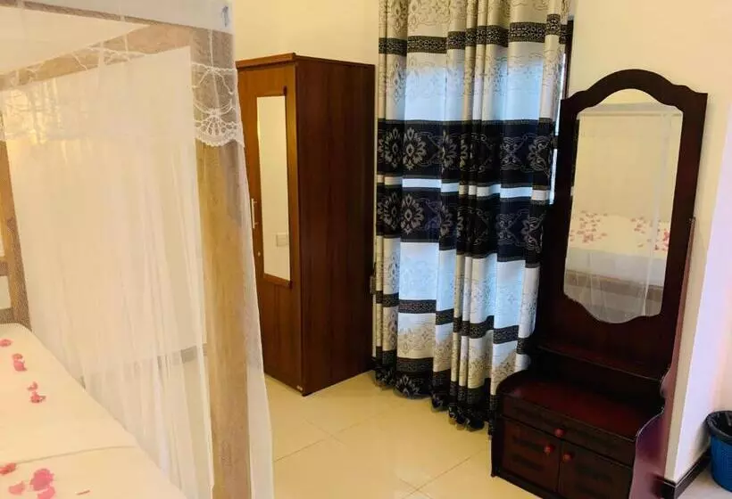 ホテル Chithru Bay Rooms & Hostel