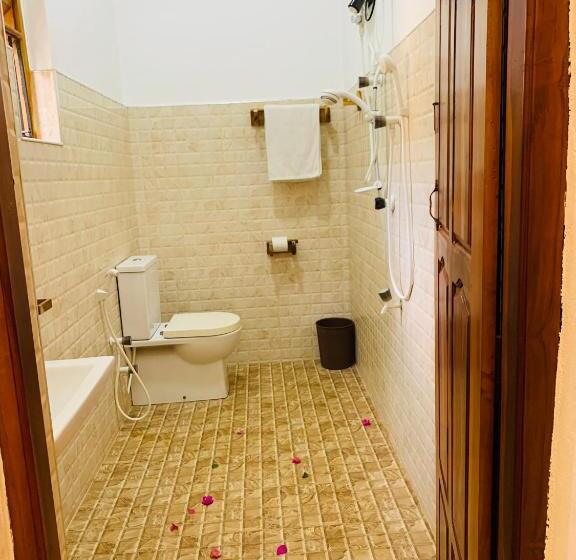 בית מלון כפרי Chithru Bay Rooms & Hostel