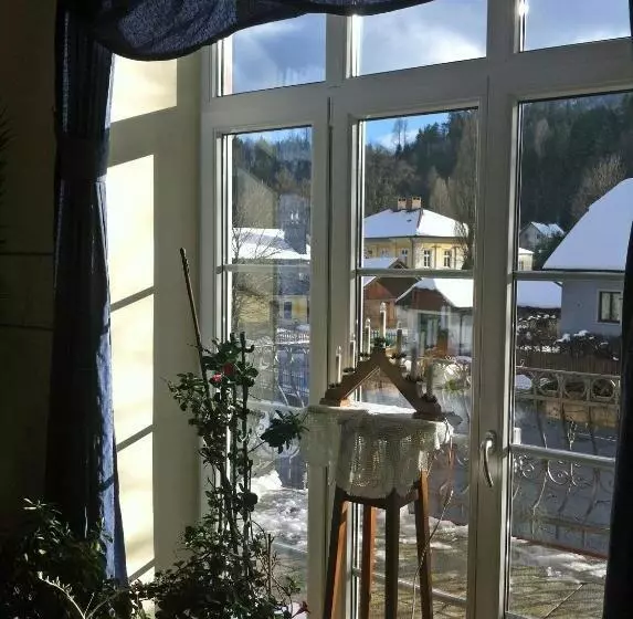 Hotelli Gasthof Zum Niederhaus   Familie Perthold