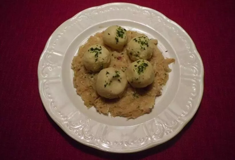 Hotelli Gasthof Zum Niederhaus   Familie Perthold