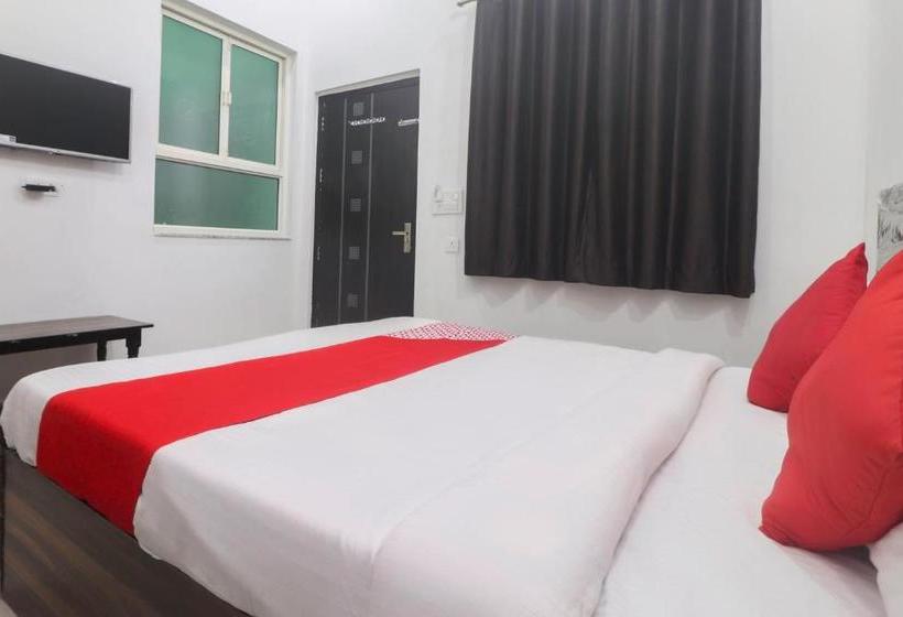 酒店 Oyo 67215 Shri Hit Radha Bhawan