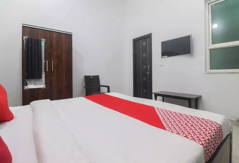 Hotelli Oyo 67215 Shri Hit Radha Bhawan