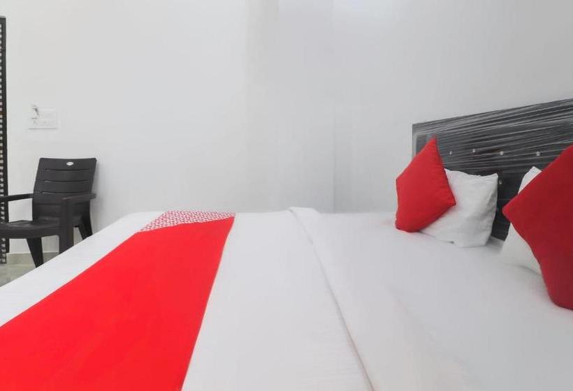 酒店 Oyo 67215 Shri Hit Radha Bhawan