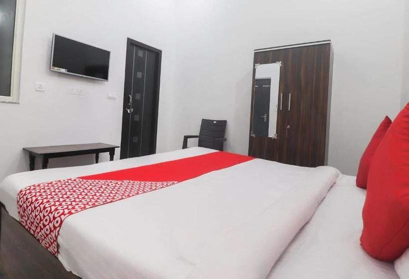 酒店 Oyo 67215 Shri Hit Radha Bhawan