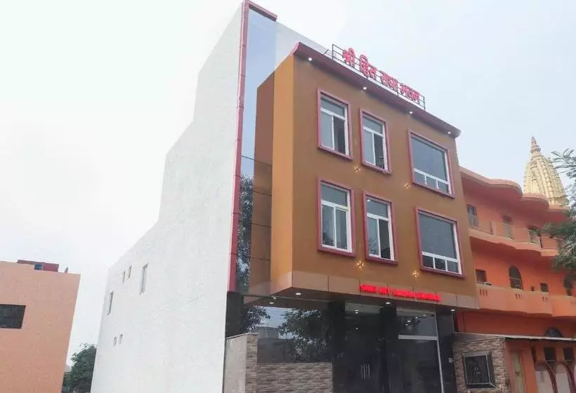 Hotelli Oyo 67215 Shri Hit Radha Bhawan