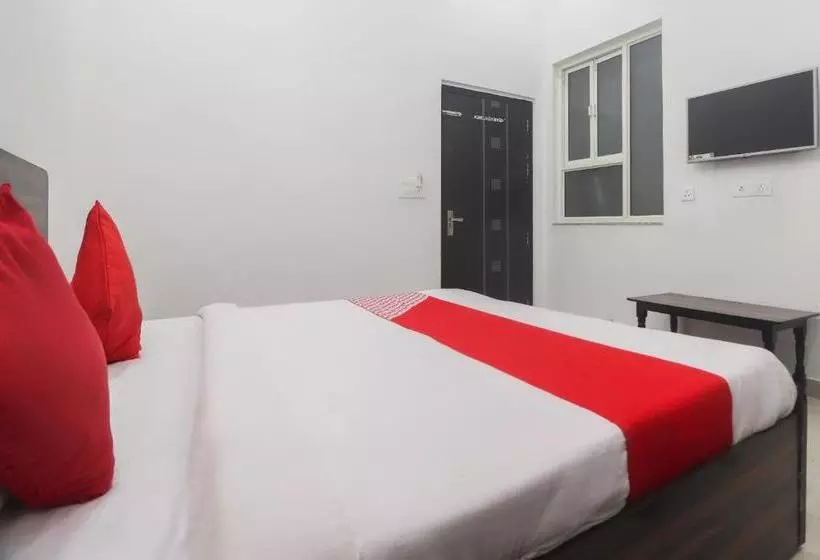 Hotelli Oyo 67215 Shri Hit Radha Bhawan