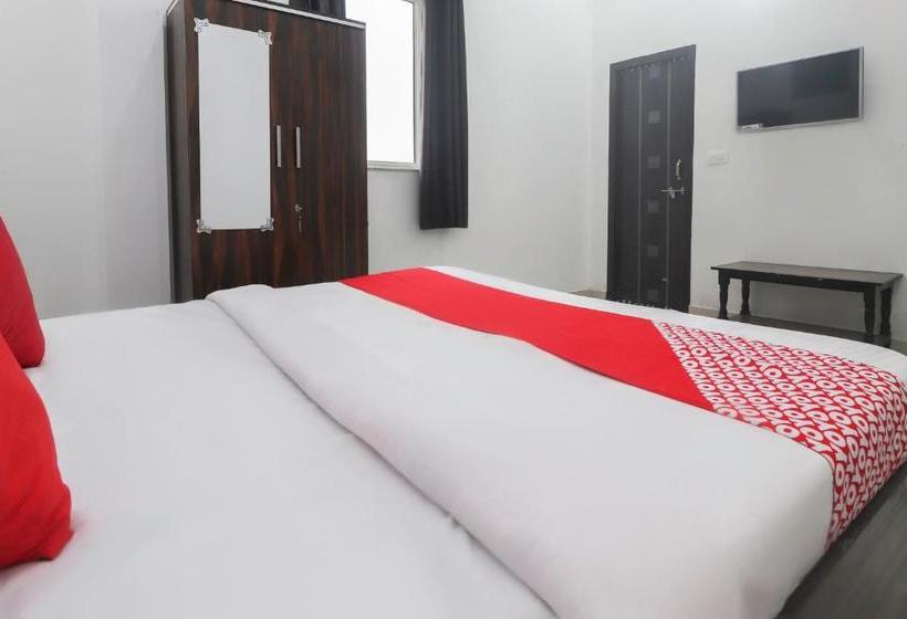 酒店 Oyo 67215 Shri Hit Radha Bhawan