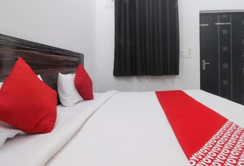 酒店 Oyo 67215 Shri Hit Radha Bhawan