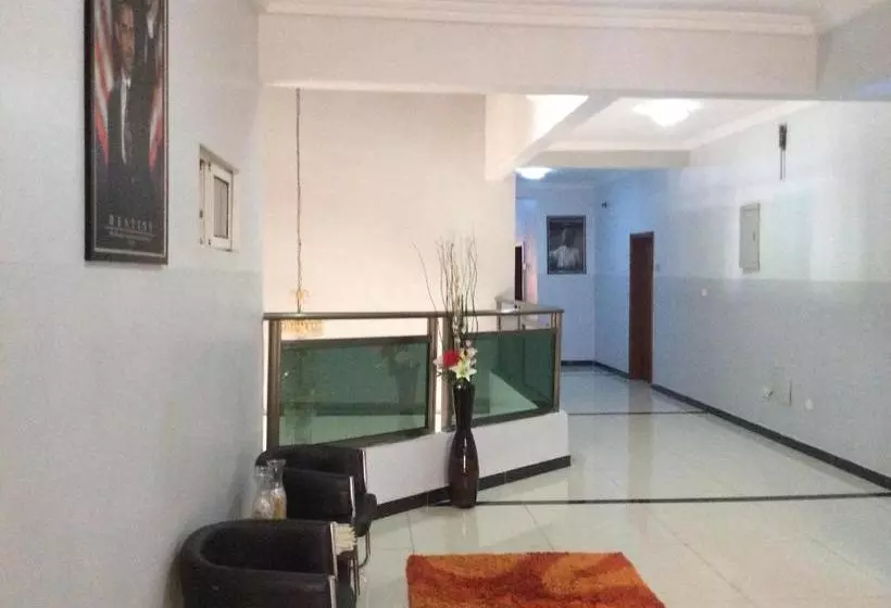 هتل Prenox  And Suites