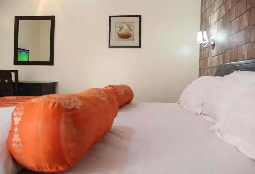 هتل Prenox  And Suites