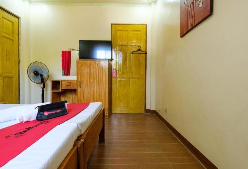 בית מלון כפרי Reddoorz @ Poblacion 6 Coron