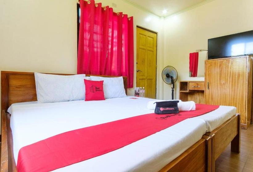 בית מלון כפרי Reddoorz @ Poblacion 6 Coron