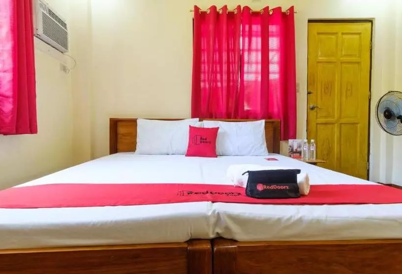هتل Reddoorz @ Poblacion 6 Coron