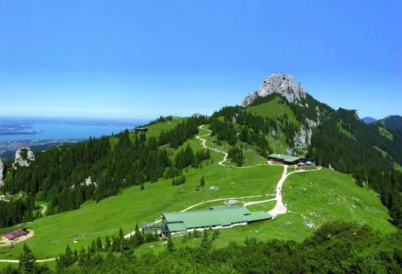 هتل Sonnenalm Kampenwand