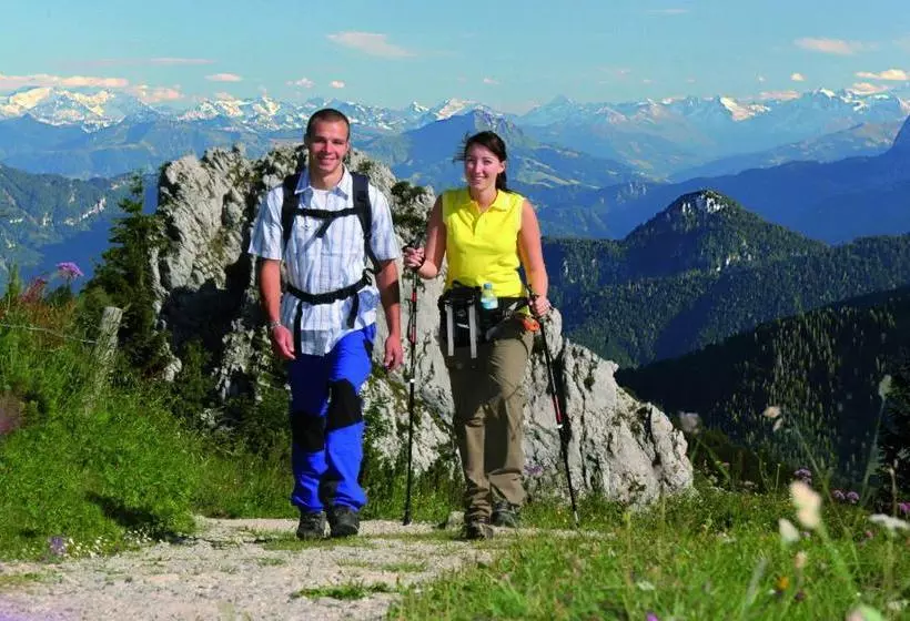 هتل Sonnenalm Kampenwand