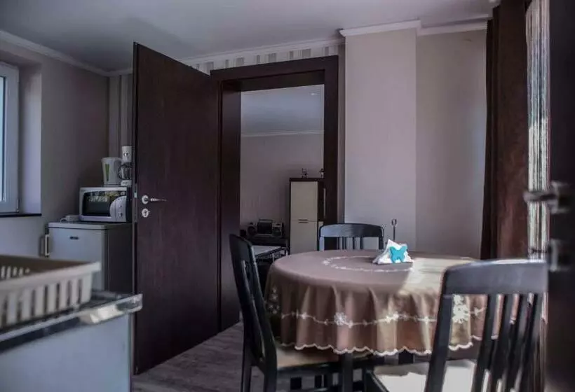 ペンション Meszaros Apartman