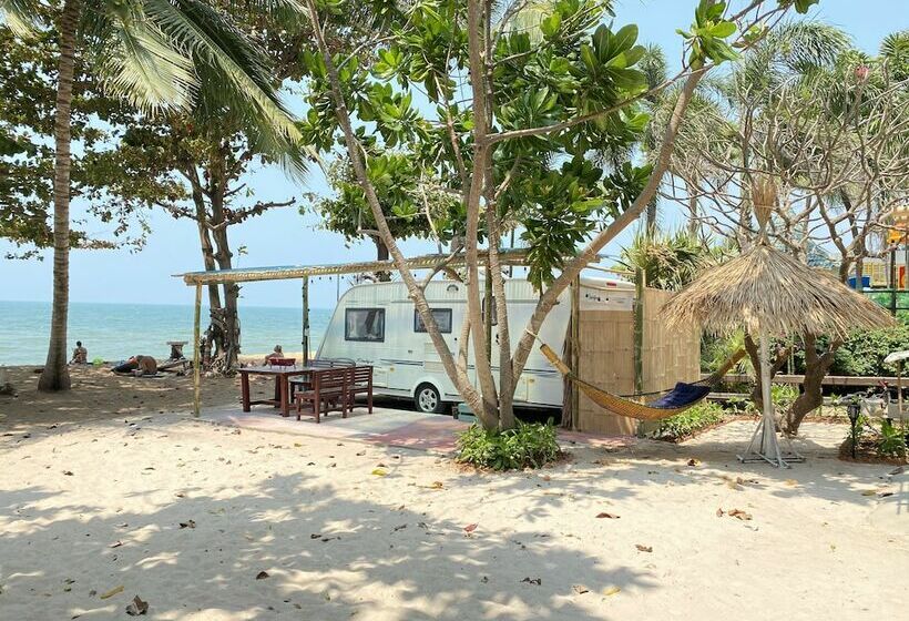 Hotel Beach House Camp