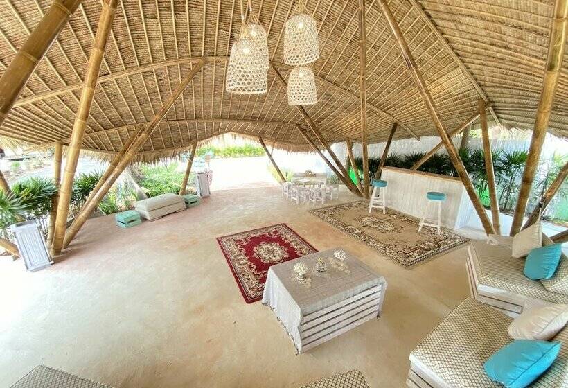 Hotel Beach House Camp