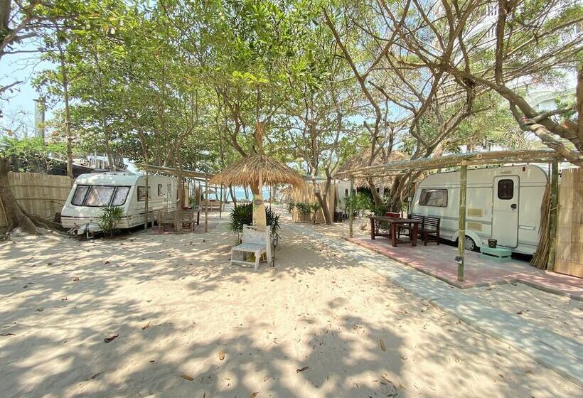 Hotel Beach House Camp