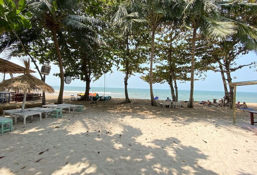 Hotel Beach House Camp