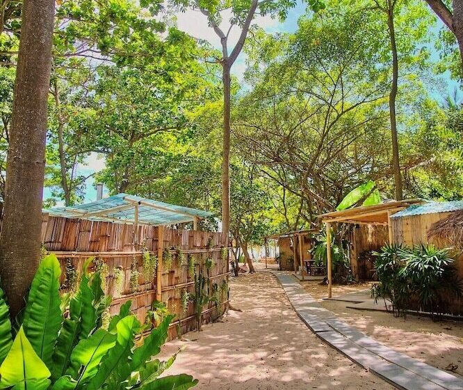 Hotel Beach House Camp