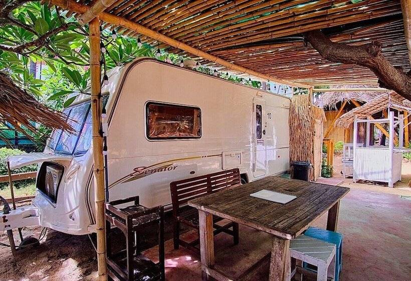 Hotel Beach House Camp