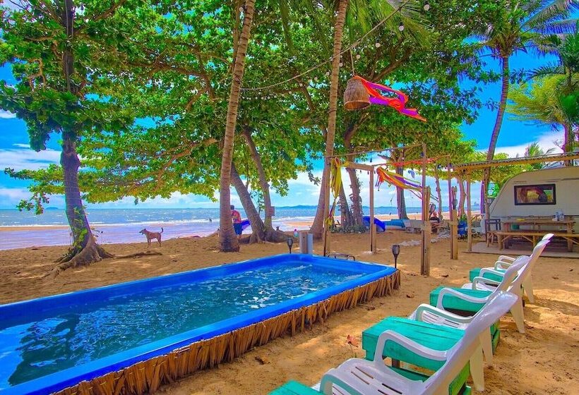 Hotel Beach House Camp