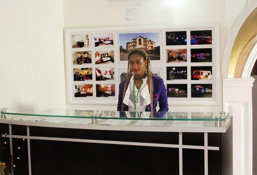 Carleton Hotel & Suites