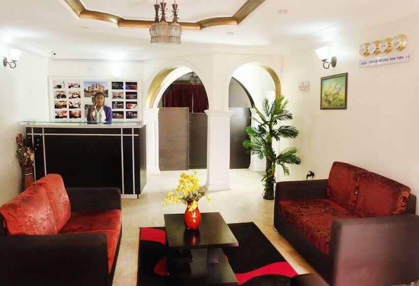 Carleton Hotel & Suites