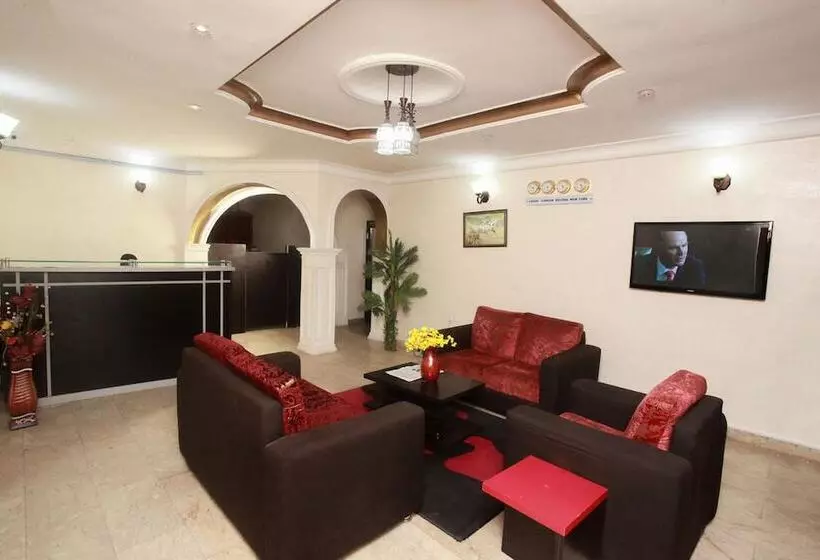 Carleton Hotel & Suites