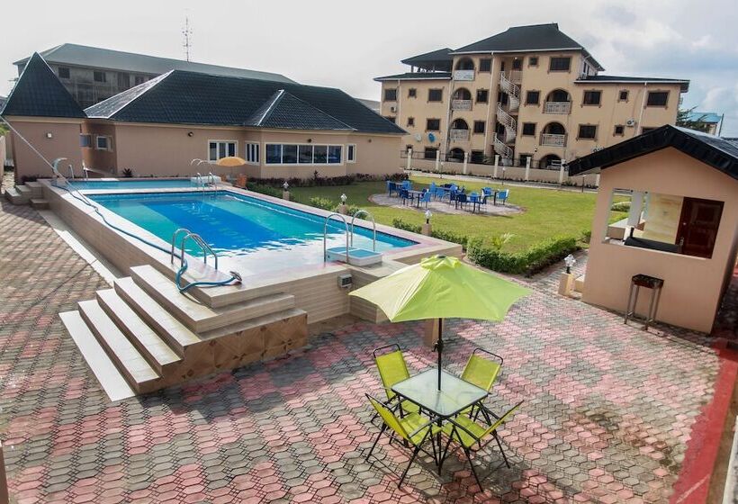 Carleton Hotel & Suites