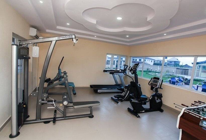 Carleton Hotel & Suites