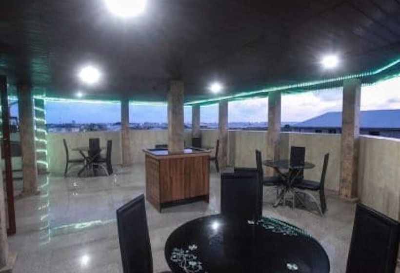 Carleton Hotel & Suites