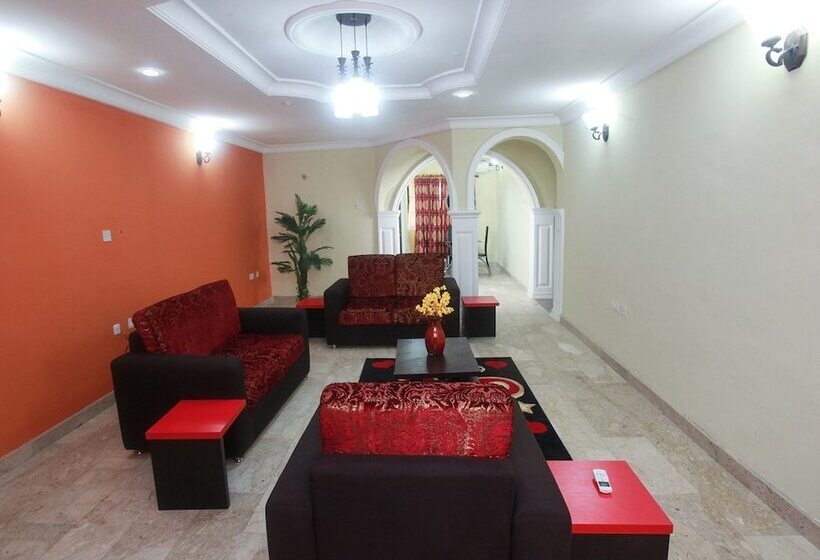 Carleton Hotel & Suites