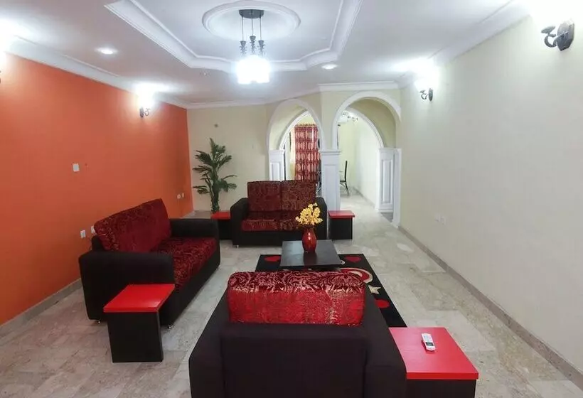 Carleton Hotel & Suites