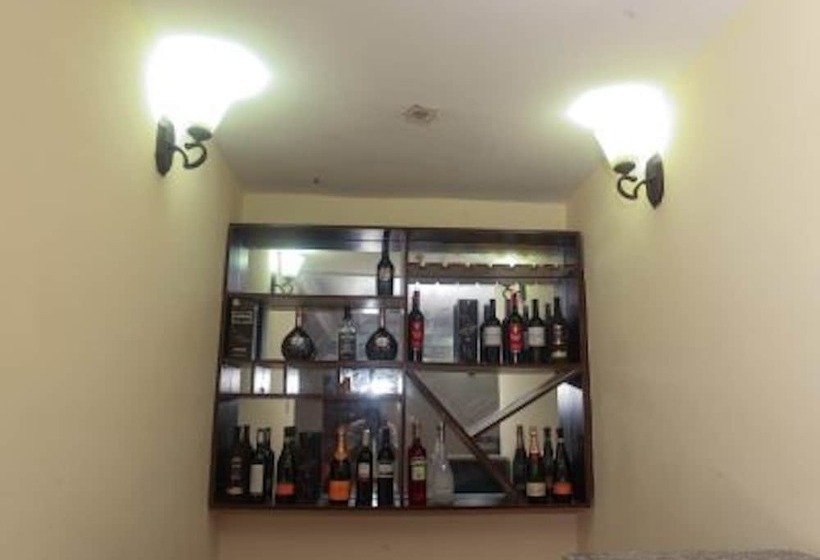 Carleton Hotel & Suites