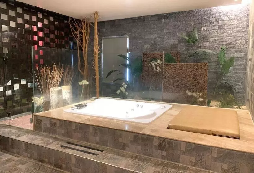 Her Home Spa Motel Douliu