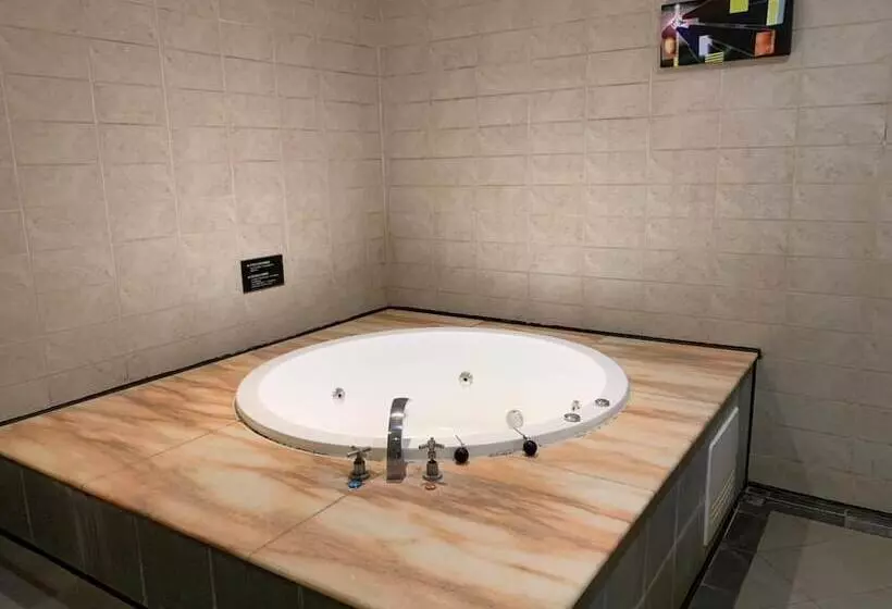 Her Home Spa Motel Douliu