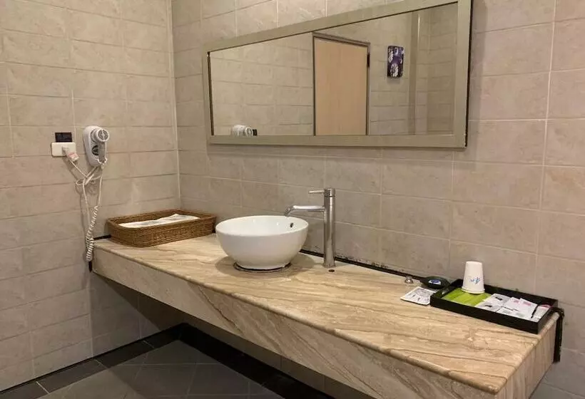 Her Home Spa Motel Douliu