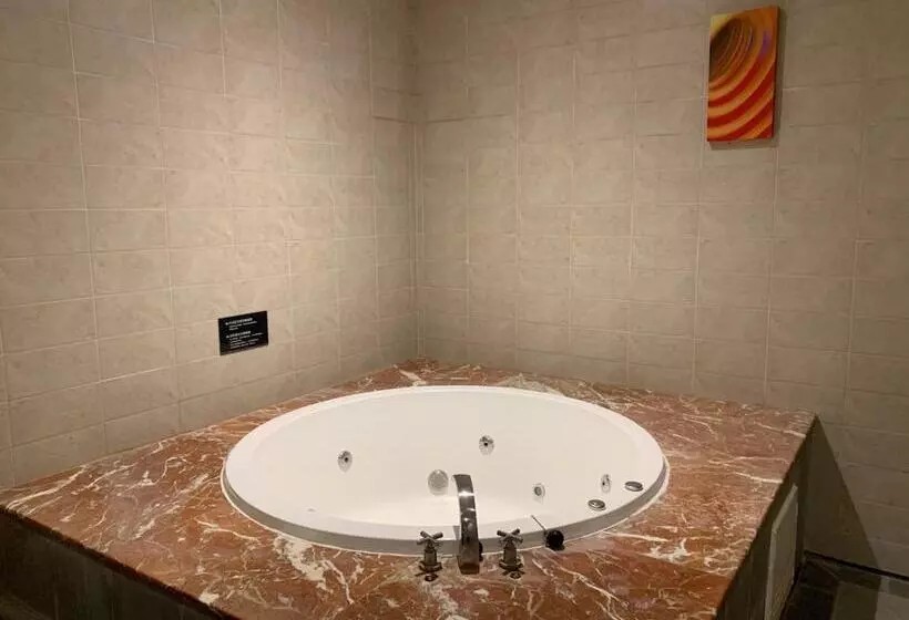 Her Home Spa Motel Douliu