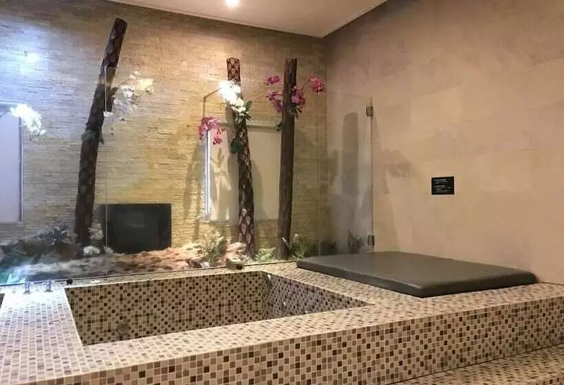 Her Home Spa Motel Douliu