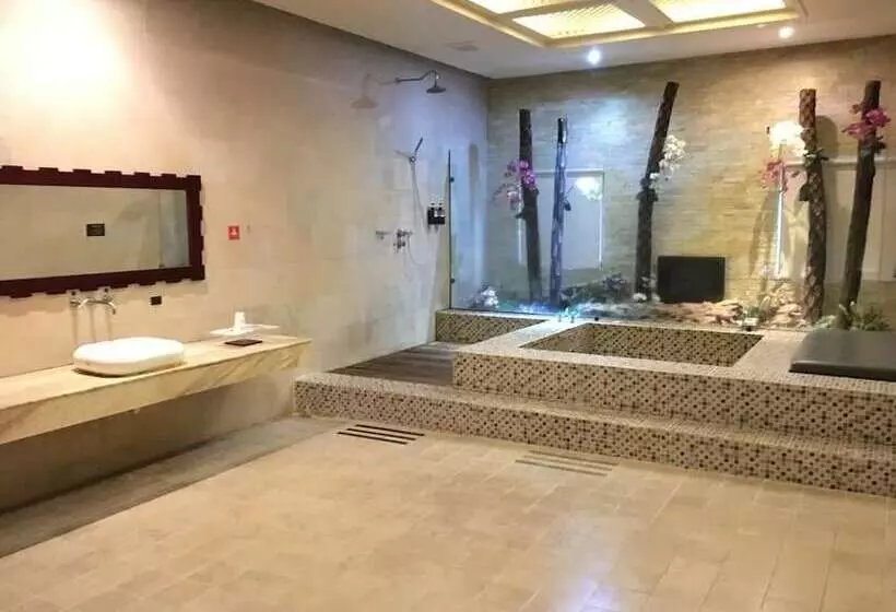 Her Home Spa Motel Douliu