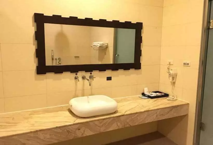 Her Home Spa Motel Douliu