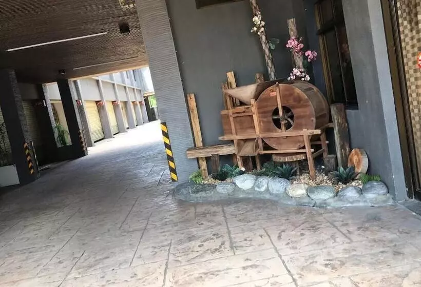 Her Home Spa Motel Douliu