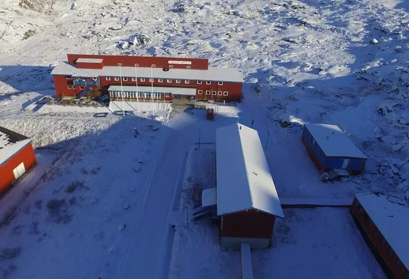 هتل Sulisartut Højskoliat