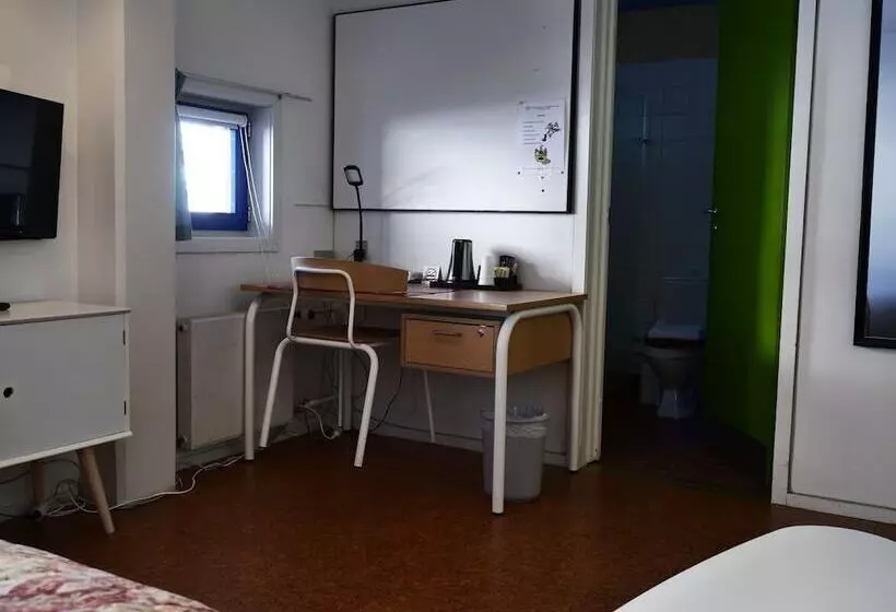 هتل Sulisartut Højskoliat