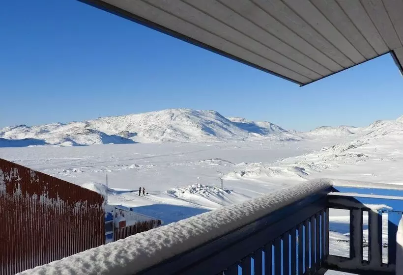 هتل Sulisartut Højskoliat